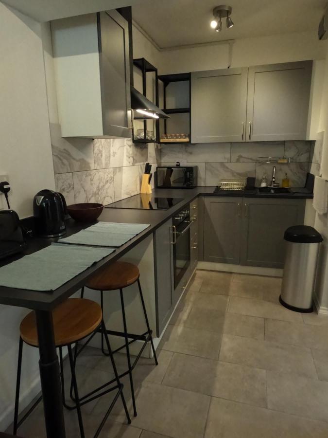 Studio Apartment In Kew Exterior photo