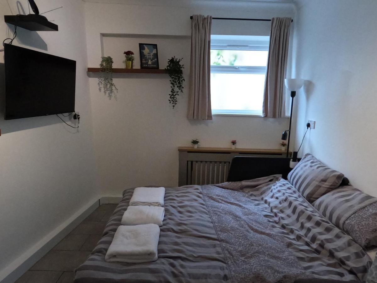 Studio Apartment In Kew Exterior photo