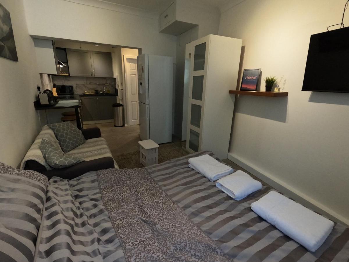 Studio Apartment In Kew Exterior photo